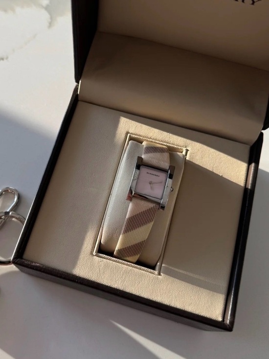 Burberry Accessories - Burberry Beige & Pink Super Nova Watch